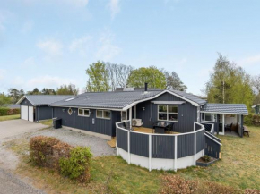 Holiday Home Rafn - 550m from the sea by Interhome